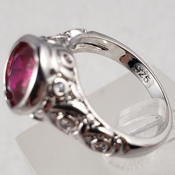 Sterling Bezel Set Red Ring - Picture 5 of 8